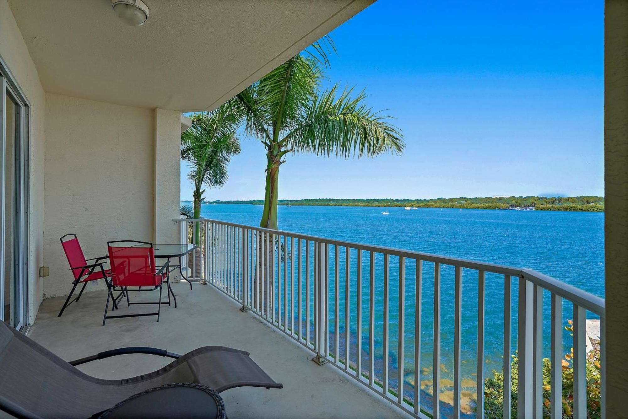 Oceanfront Luxury Condo! Mins To Beach! Rum Bar Next Door! Sankt Petersburg Exterior foto