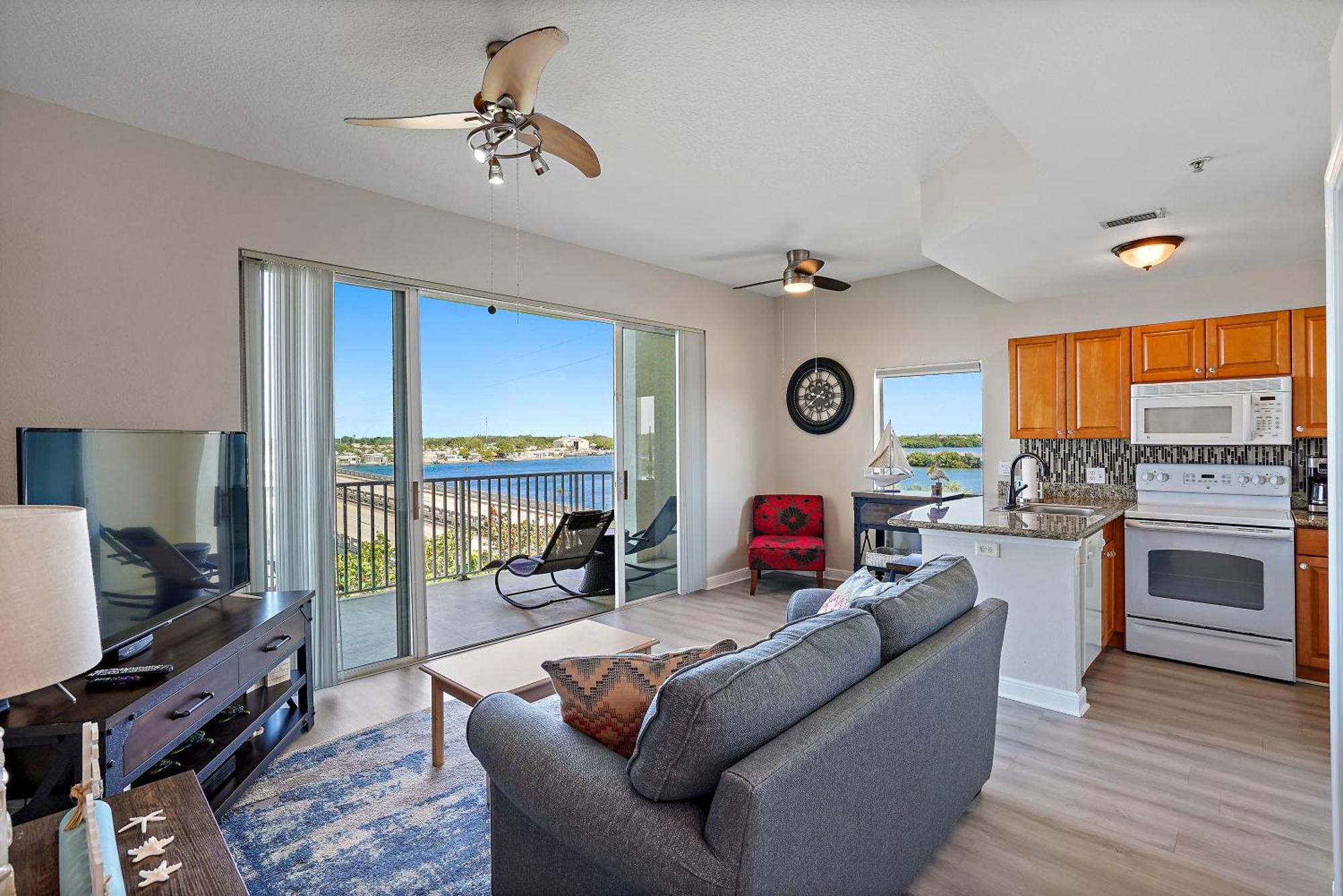 Oceanfront Luxury Condo! Mins To Beach! Rum Bar Next Door! Sankt Petersburg Exterior foto